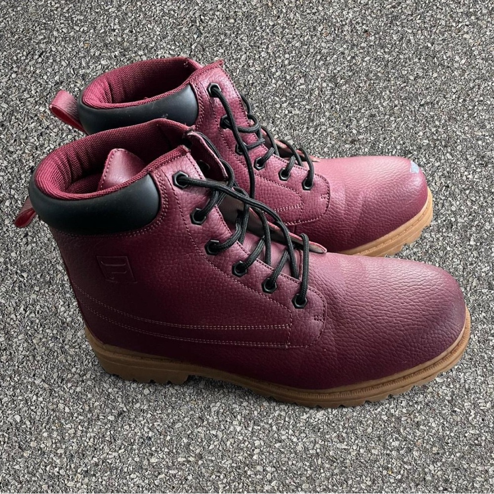 Mens Fila Edgewater 12 PB in Tawny Port Size US 10